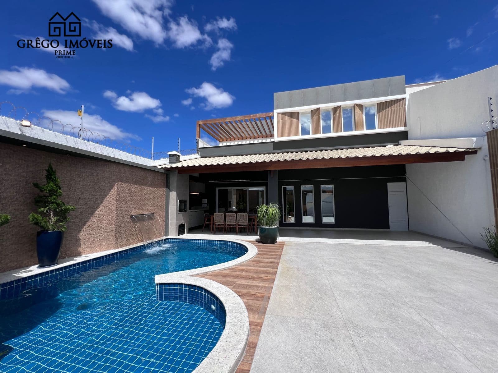 Casa duplex à venda no bairro Indianópolis | Caruaru-PE