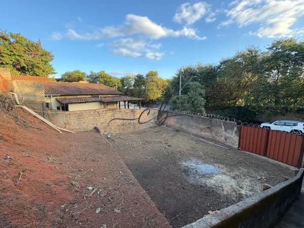 Lote/Terreno em Belo Horizonte - Camargos