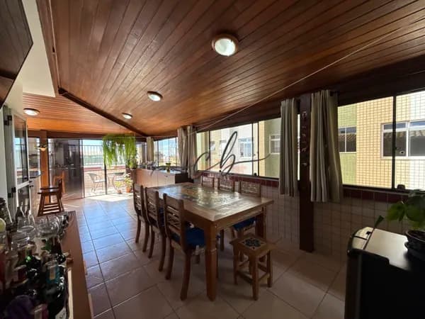 🏡 Maravilhosa cobertura com 3 quartos, sendo 1 suíte, no bairro Camargos – Belo Horizonte