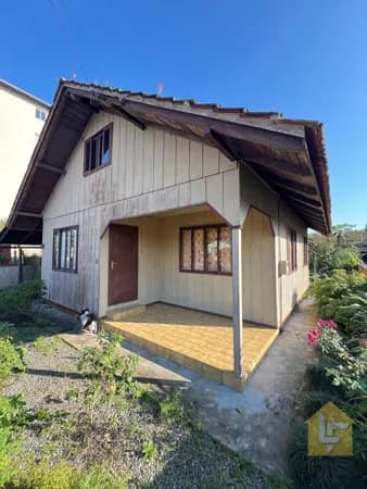 CASA NO CENTRO DE PIRABEIRABA