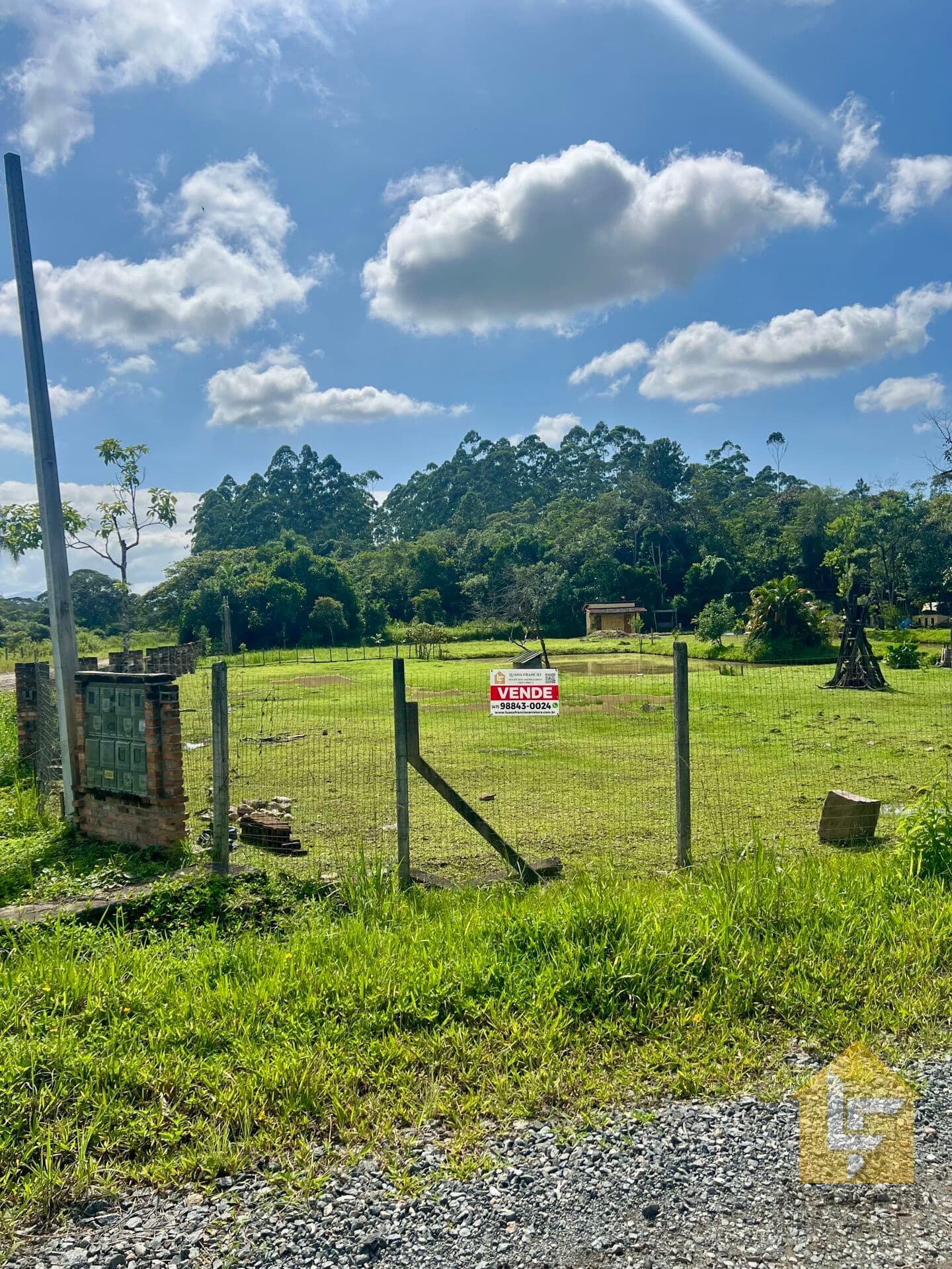 Terreno de esquina em Pirabeiraba com 400m2