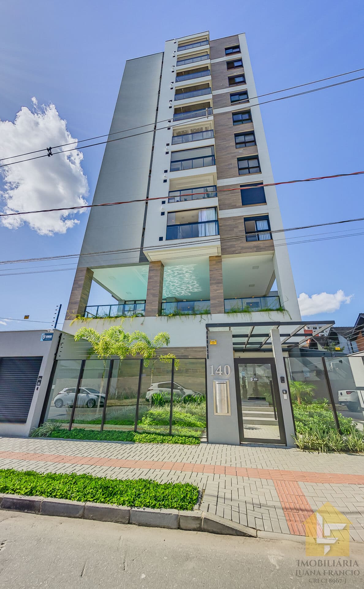 Apartamento 3 suítes com 104m² no Anita Garibaldi