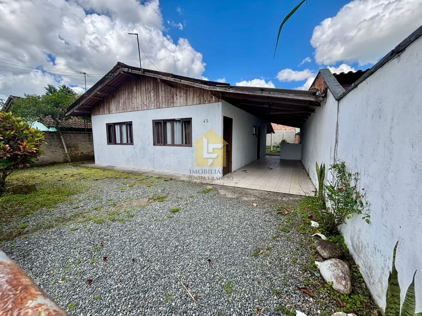 Casa a venda no Bairro Rio Bonito (Canela) - Joinville
