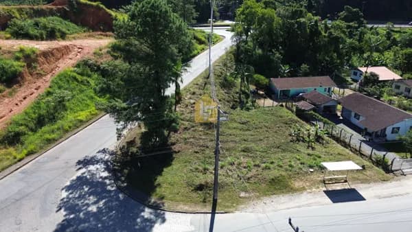 Terreno de Esquina com Projeto Aprovado | Acesso Direto à BR-101 | Rio Bonito – Joinville/SC