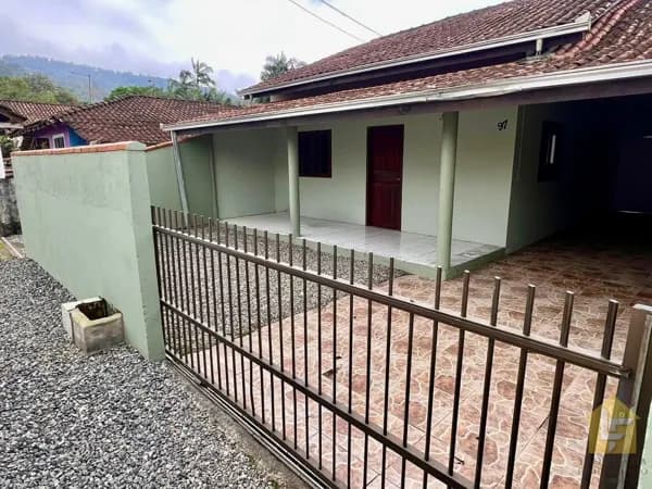 Casa à venda no Rio Bonito (Pirabeiraba)