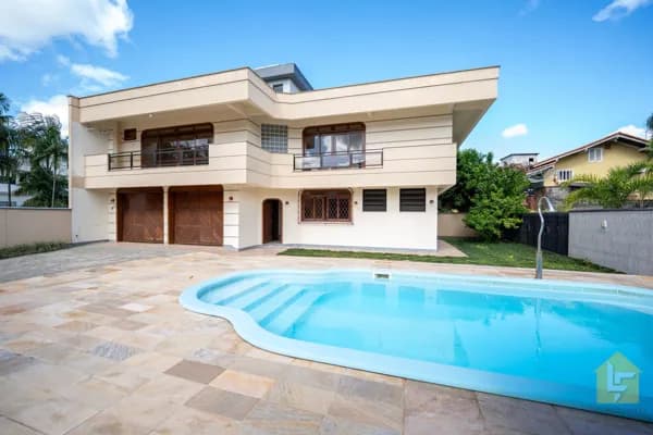 Ampla Residência à Venda em Pirabeiraba | Joinville/SC