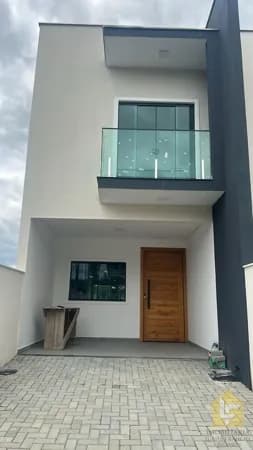 Sobrado no bairro Costa e Silva, Joinville-SC