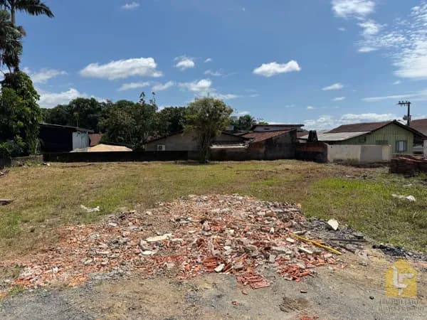 Terreno à Venda no bairro Rio Bonito - Pirabeiraba