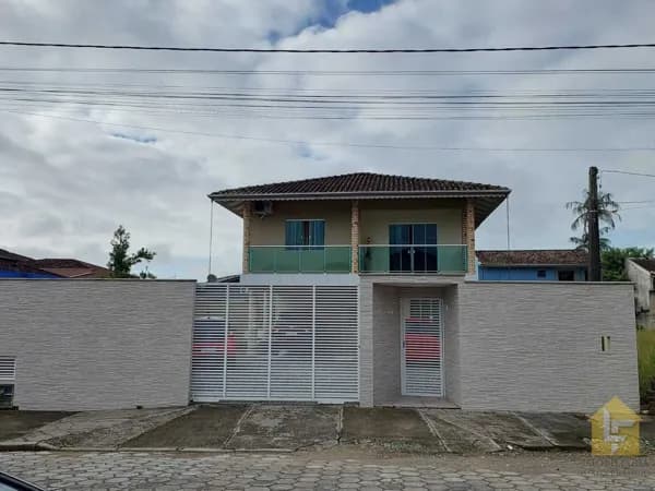 Casa à venda no Centro de Garuva/SC