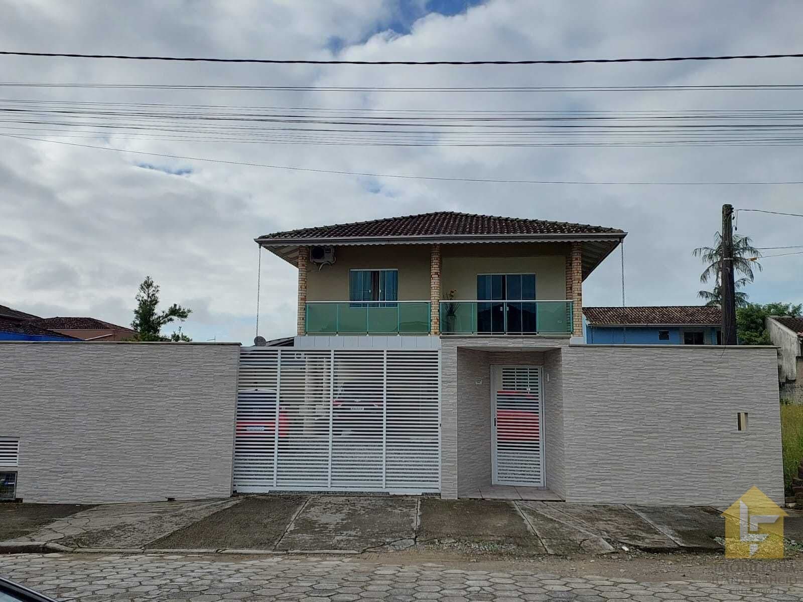 Casa à venda no Centro de Garuva/SC