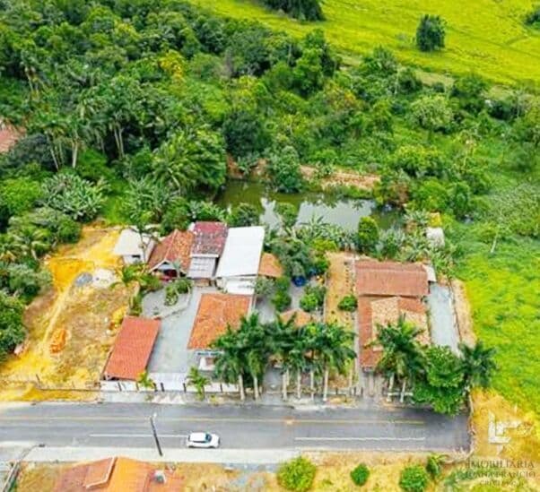 AMPLO TERRENO À VENDA NA REGIÃO CENTRAL DE PIRABEIRABA