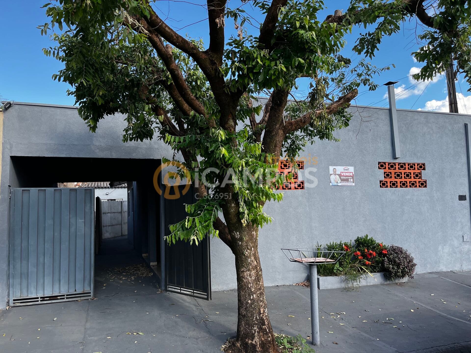 Casa frente e fundos