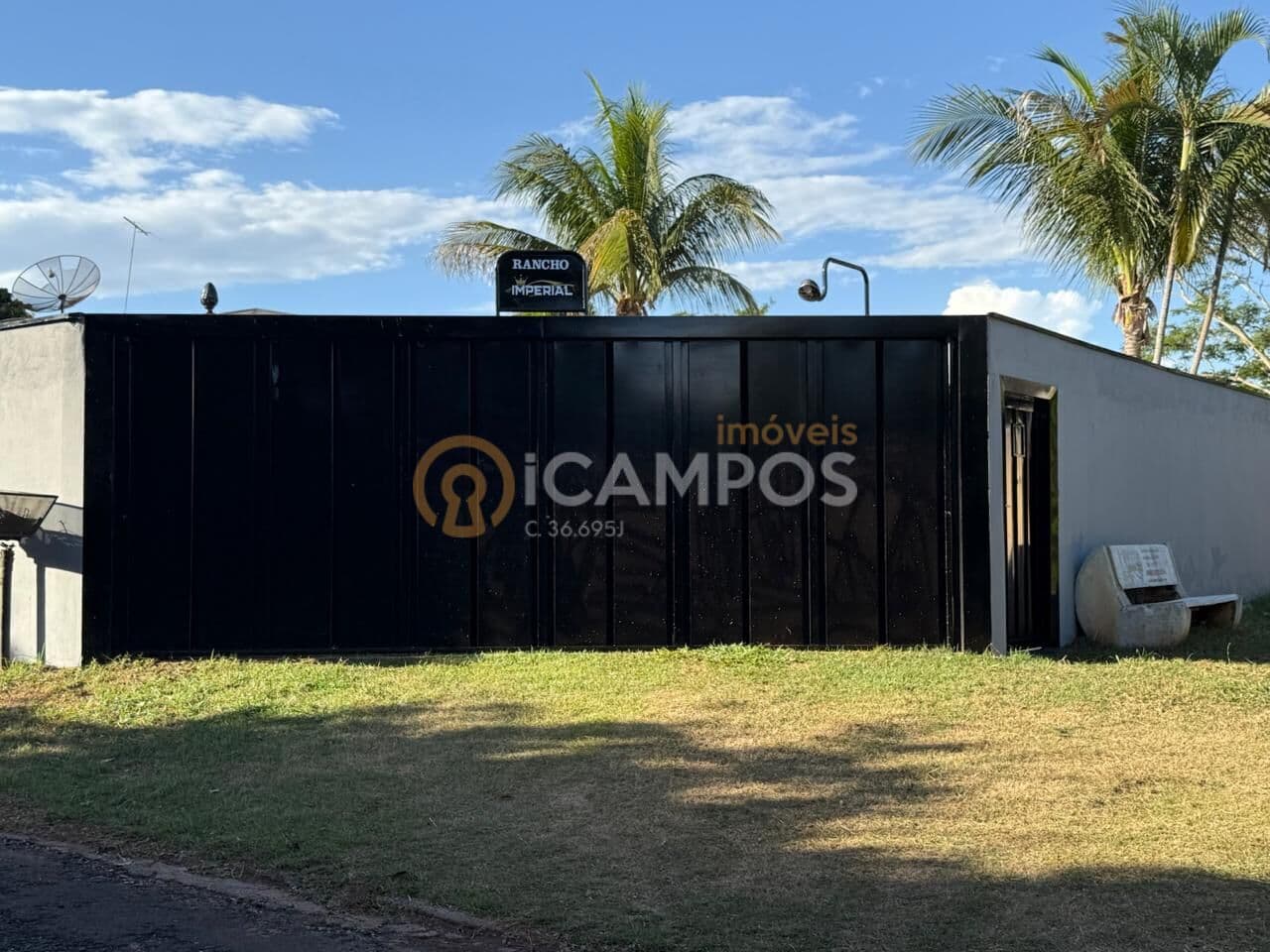 Fazenda/Sítios/Chácaras em Fronteira - Centro