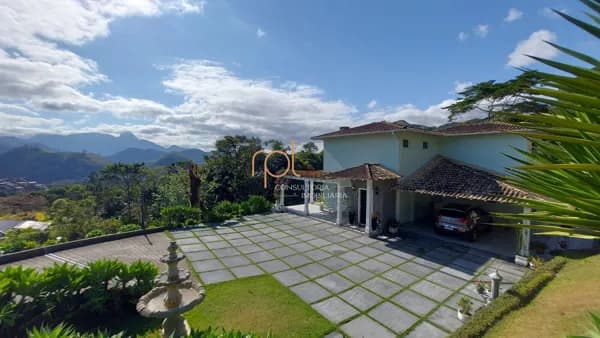 Casa de Condomínio em Petrópolis - Samambaia