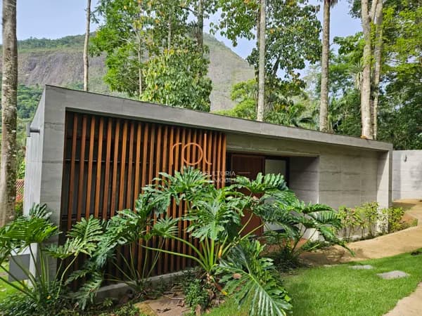 Casa em Petrópolis - Corrêas
