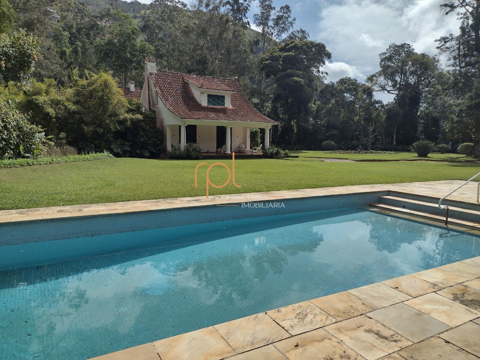Sobrado em Petrópolis - Estrada da Saudade