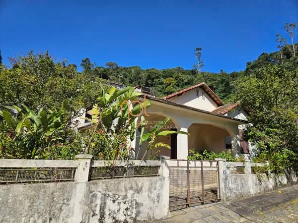 Casa em Petrópolis - Vila Militar