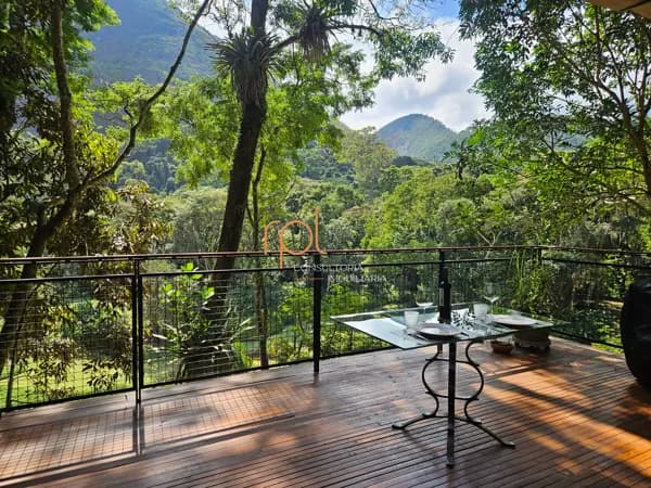Casa em Petrópolis - Corrêas