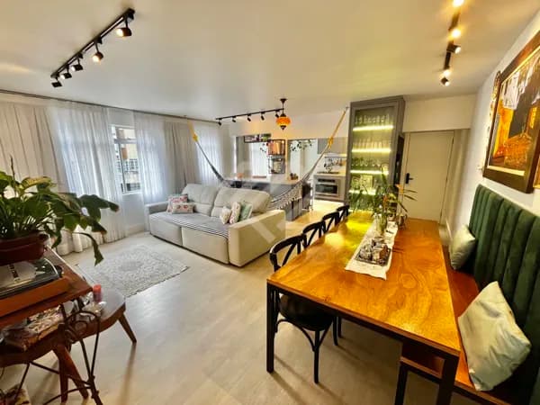 Apartamento Reformado de Frente para o Parque de Coqueiros | Florianópolis/SC