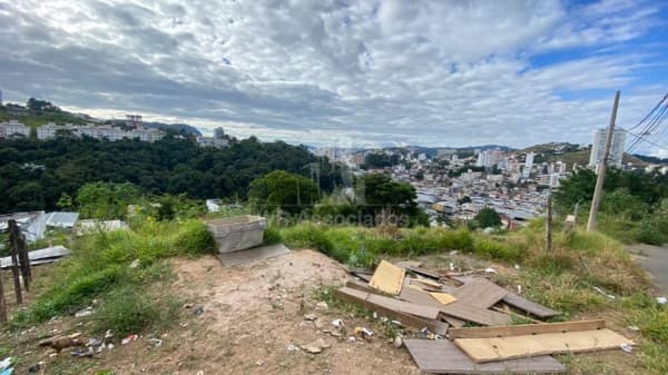 Terreno à venda no bairro Santa Luzia em Juiz de Fora/MG