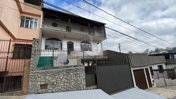 Casa à venda no bairro Santa Luzia em Juiz de Fora/MG