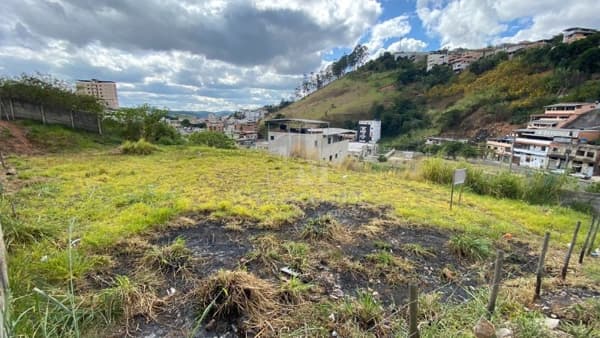 Terreno à venda no bairro Nova Benfica em Juiz de Fora/MG