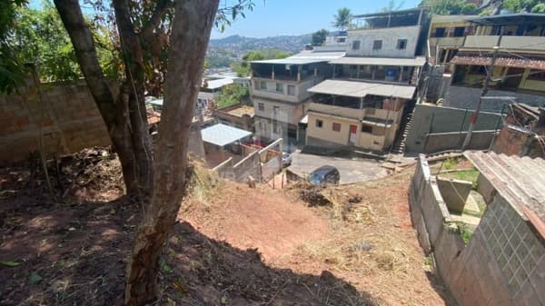 Terreno à venda no bairro Santa Rita de Cássia em Juiz de Fora/MG