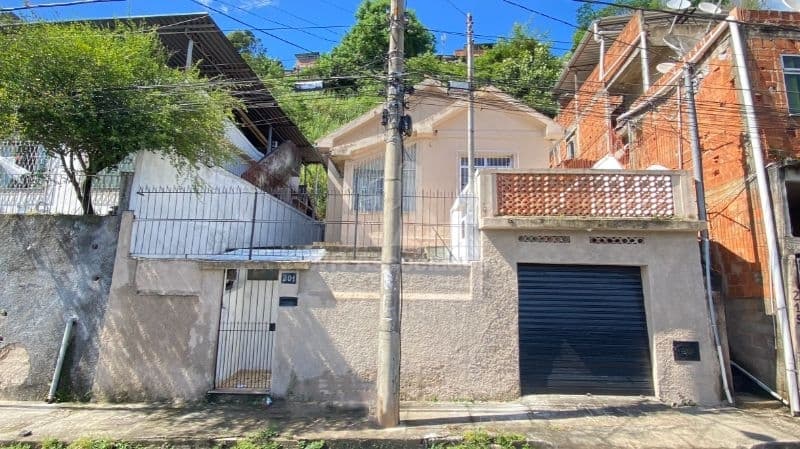 Casa à venda no bairro Cerâmica em Juiz de Fora/MG