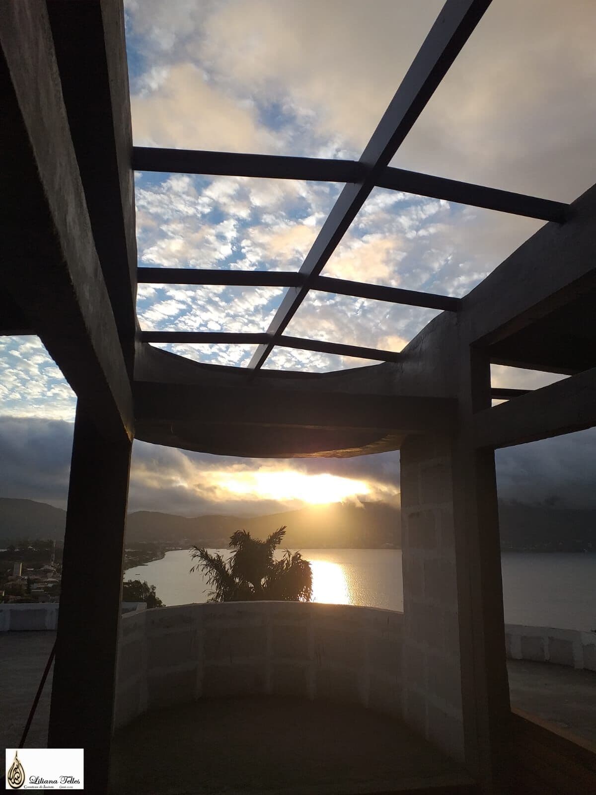 Casa em construção com vista maravilhosa para pôr do Sol da Lagoa da Conceição!