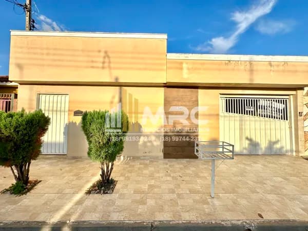 Casa à Venda em Guararapes SP