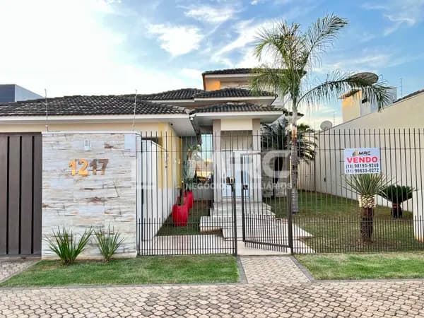 Casa Alto Padrão em Jardim Aurora, Sorriso/MT