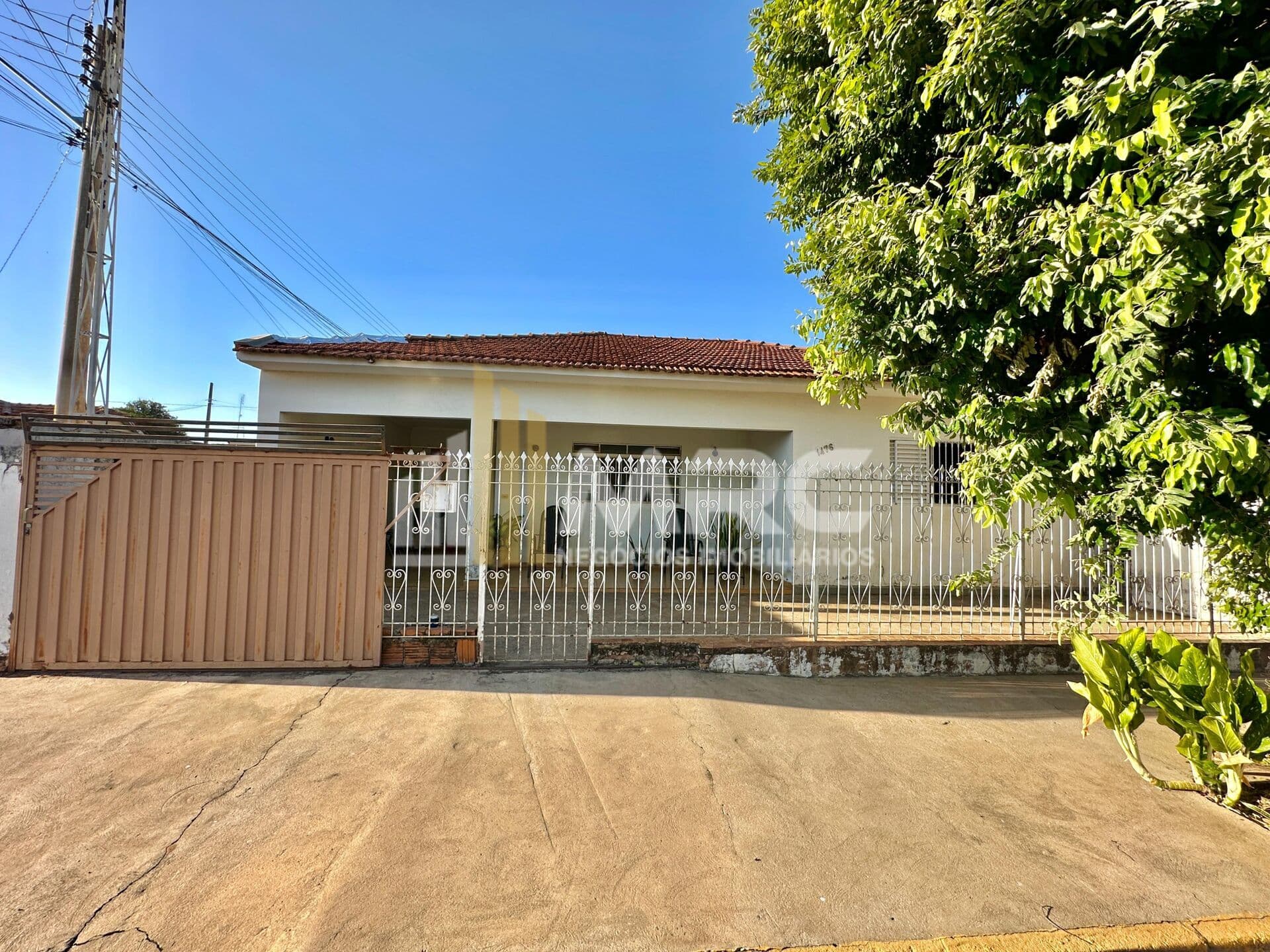 Casa à Venda no Centro de Guararapes