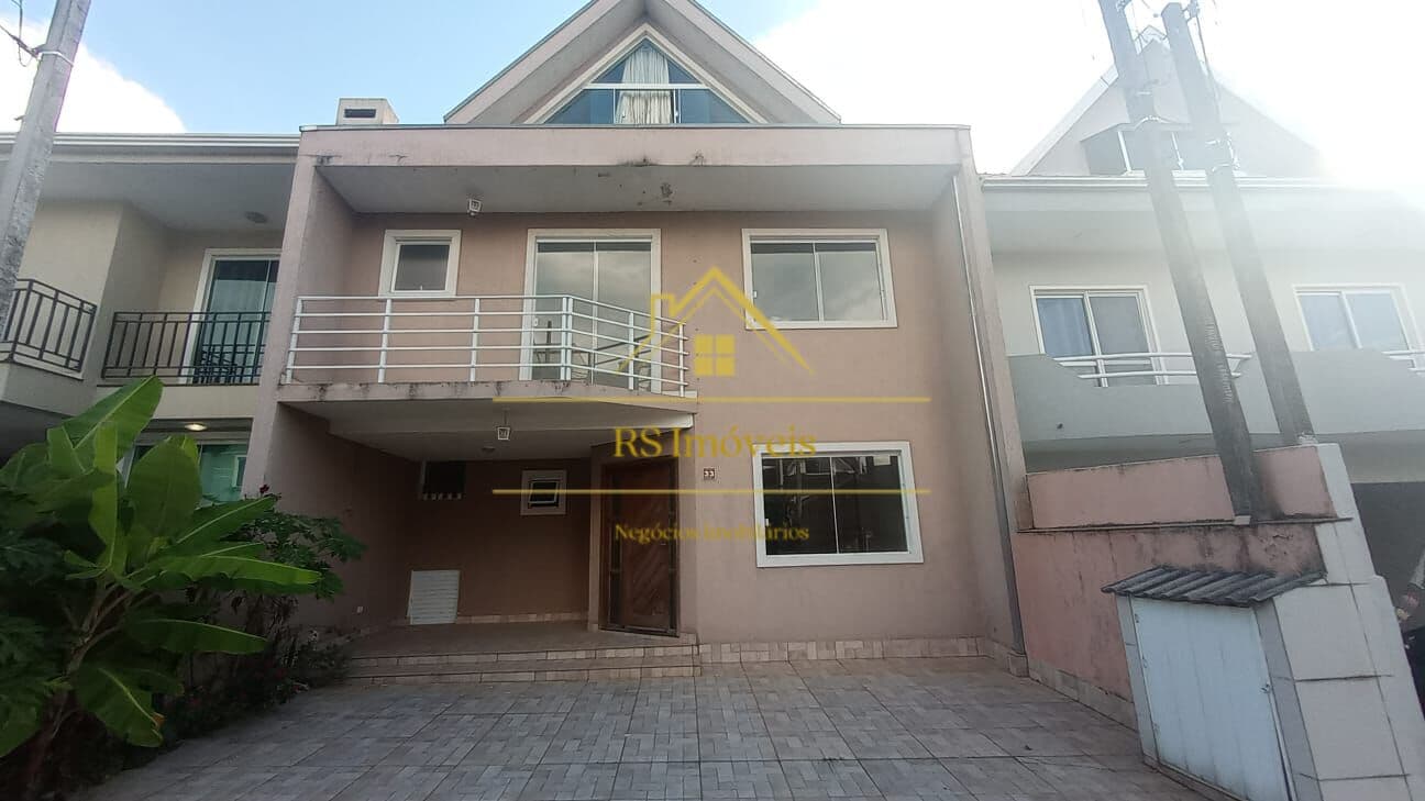 Sobrado em Condomínio fechado com 3 Quartos à venda, 128m² - Cachoeira