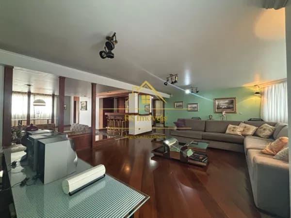 Apartamento Alto Padrão com 4 suítes mobiliado em Água Verde
