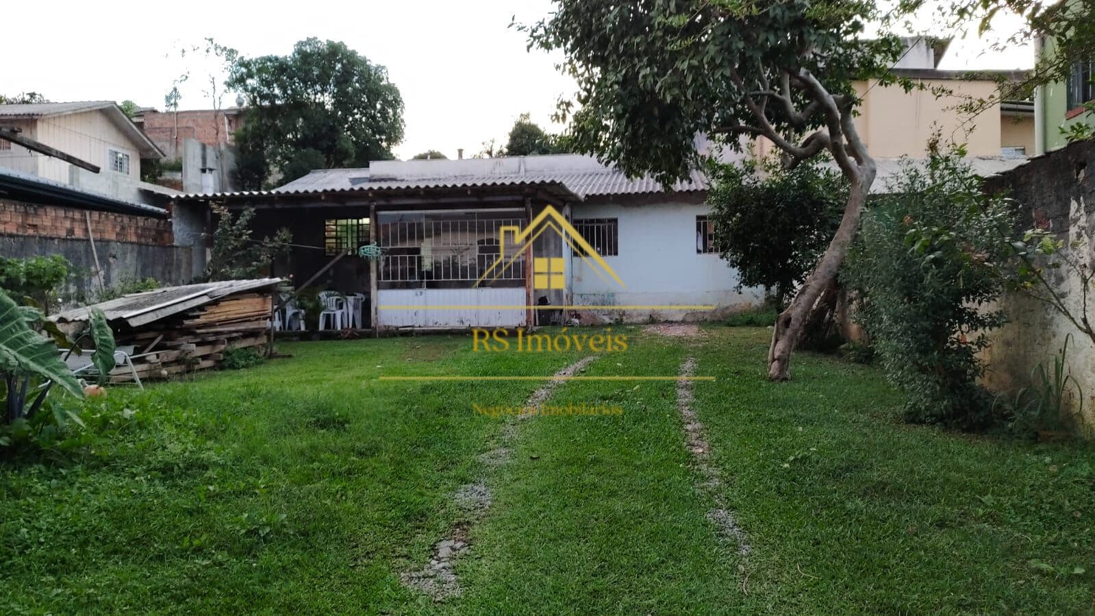 Terreno com 324m² no Bairro Santa Cândida