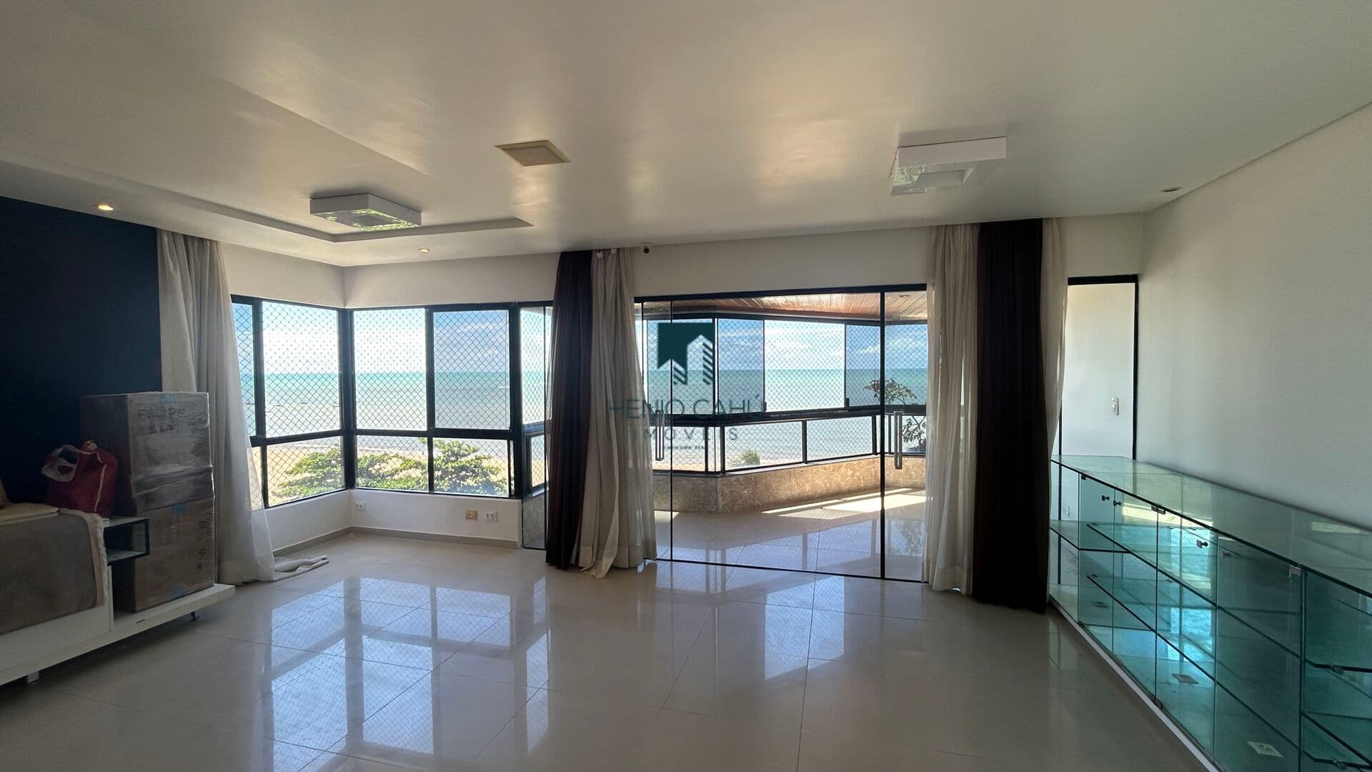 Apartamento 4 quartos 3 suítes Beira Mar Candeias