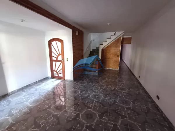 Sobrado em Cond. Fechado no PQ. Monte Alegre