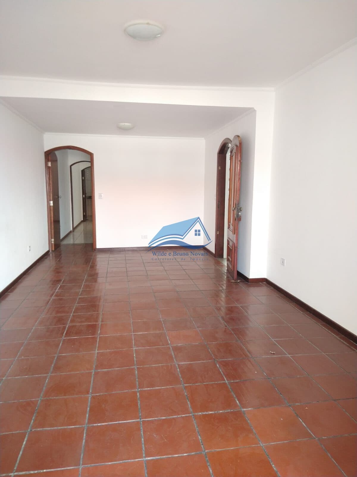 Sobrado no JD. América - 4 dorms. 1 suíte - 3 vagas