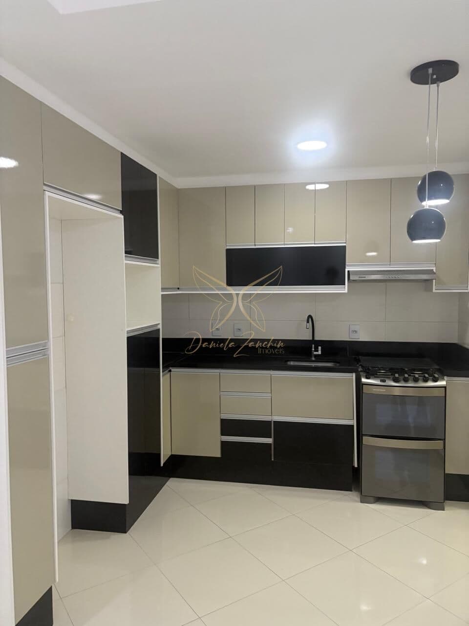 Apartamento Padrão — Azaléia