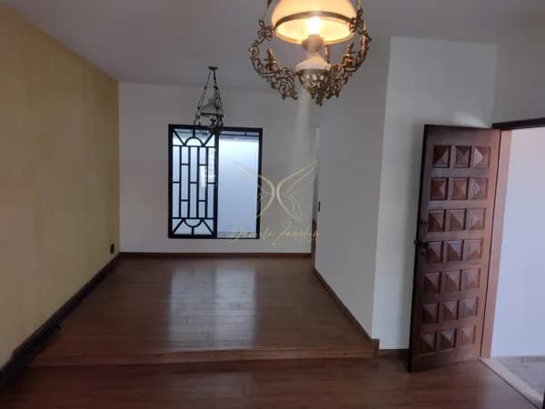 Casa Padrão — Jardim das Carpas