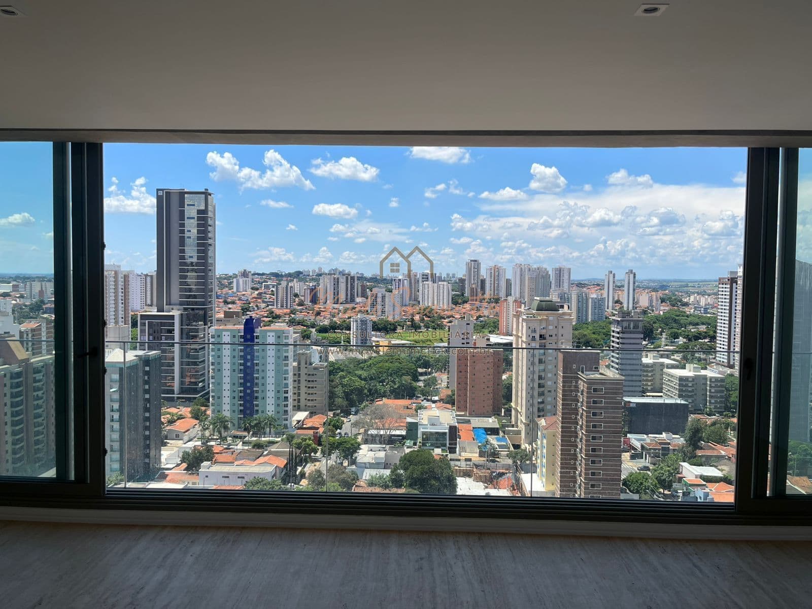 Apartamento Alto Padrão em Cambuí, Campinas/SP