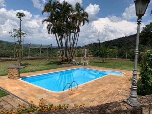 Fazenda/Sítios/Chácaras em Valinhos - Santana dos Cuiabanos