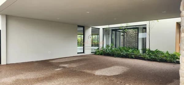 Casa térrea em Condomínio