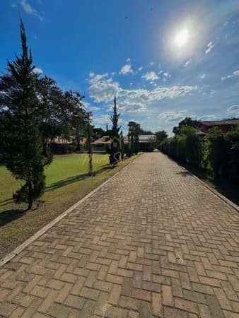 Casa em Condomínio de chácaras - VALE DAS GARÇAS