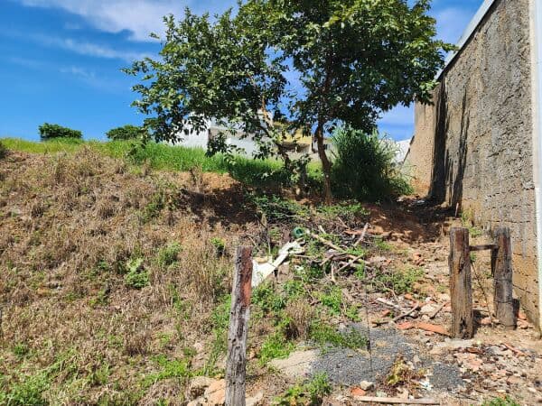 Lote/Terreno em Amparo - Jardim Adélia