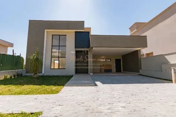 Casa térrea em Condominio