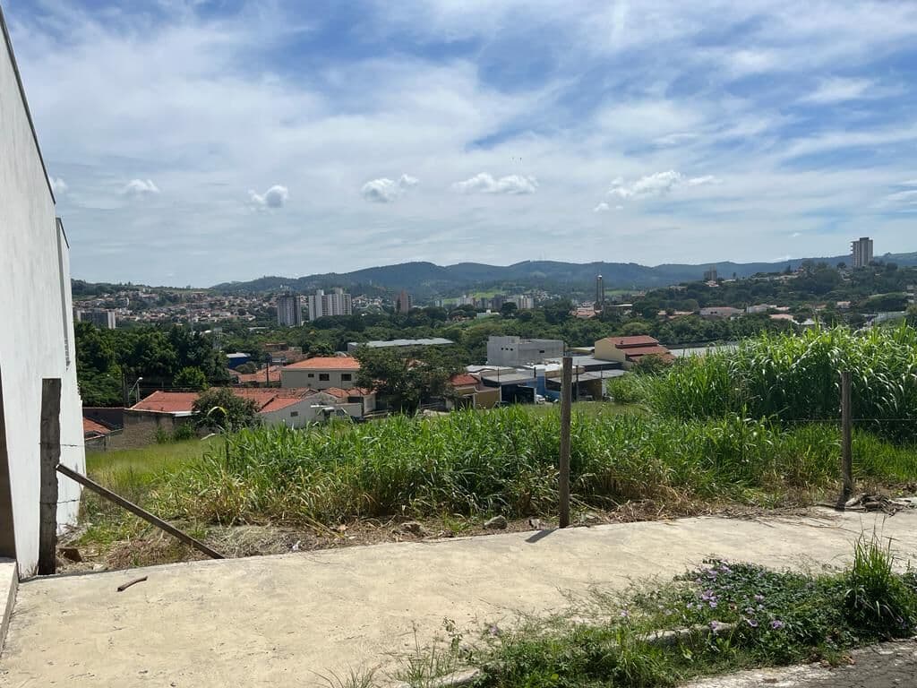 Lote/Terreno em Amparo - Jardim Adélia
