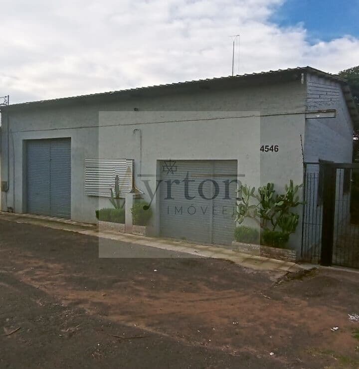 Prédio/Edifício Inteiro em Portão - Centro