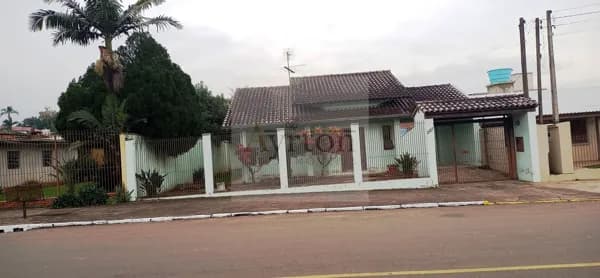 Casa em Portão - Centro