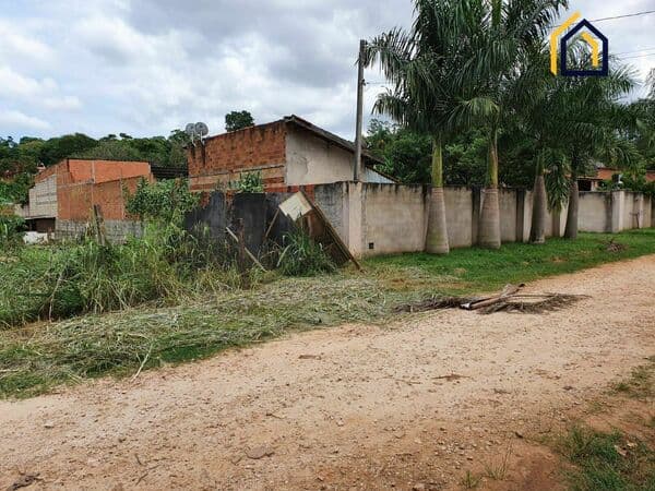 Terreno à venda Bairro Bom Jardim.
